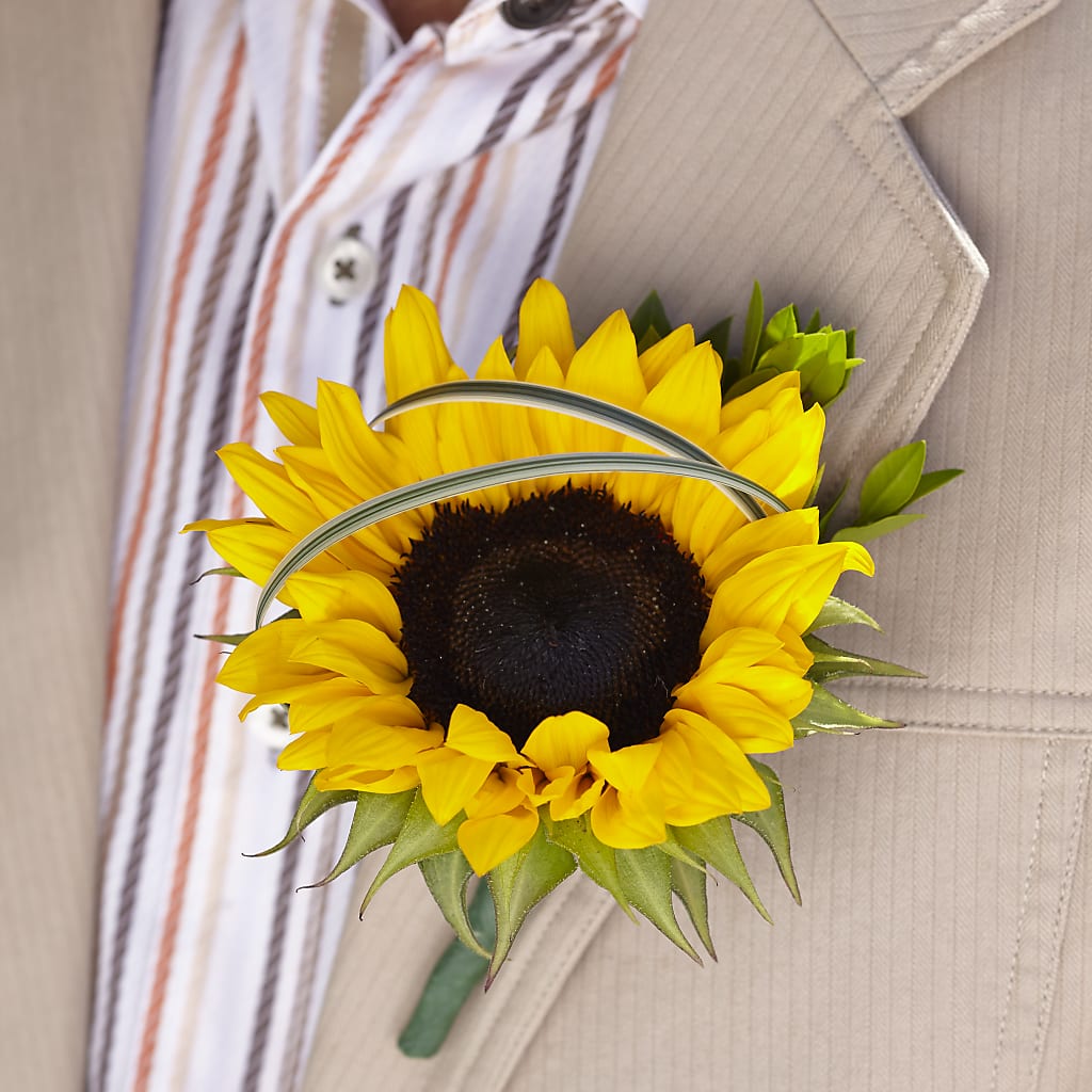 Free Spirit Boutonniere – Freesia Flowers, Tomball TX