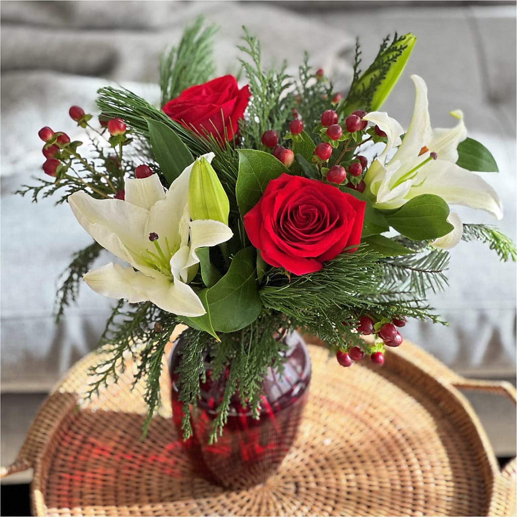 Evergreen Delight Bouquet –  Freesia Flowers, Tomball TX